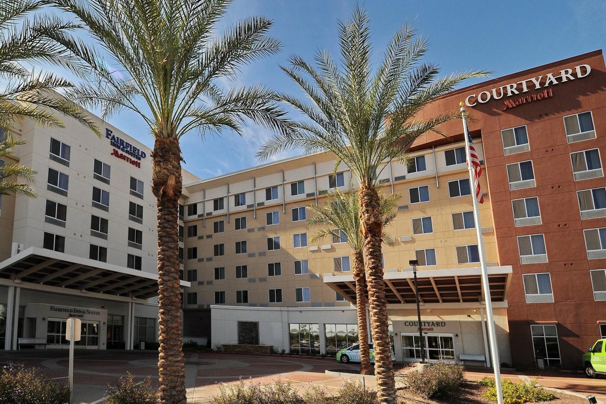 Fairfield And Phoenix Fashion Center 3*