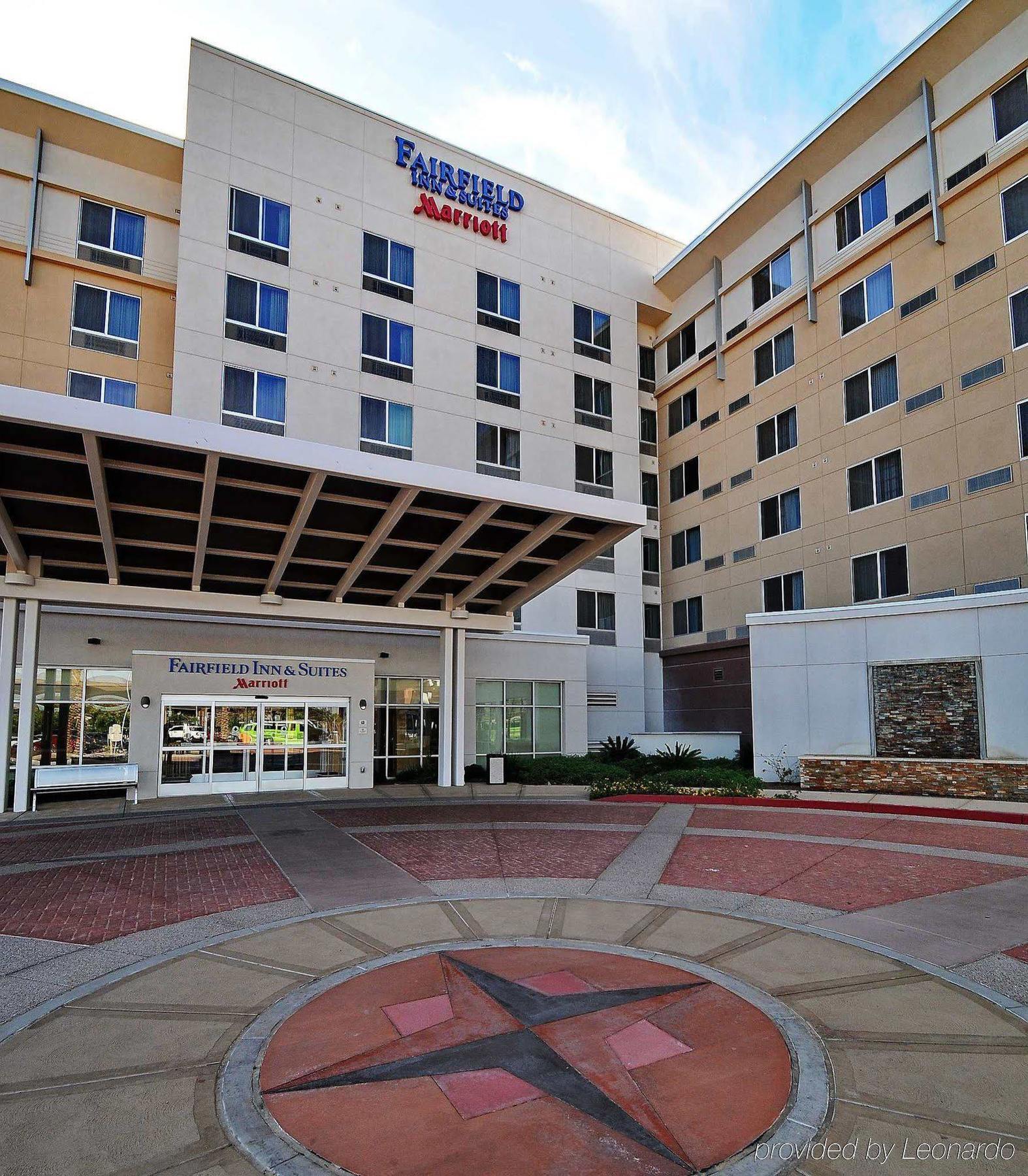 Fairfield And Phoenix Fashion Center Hotel 3*