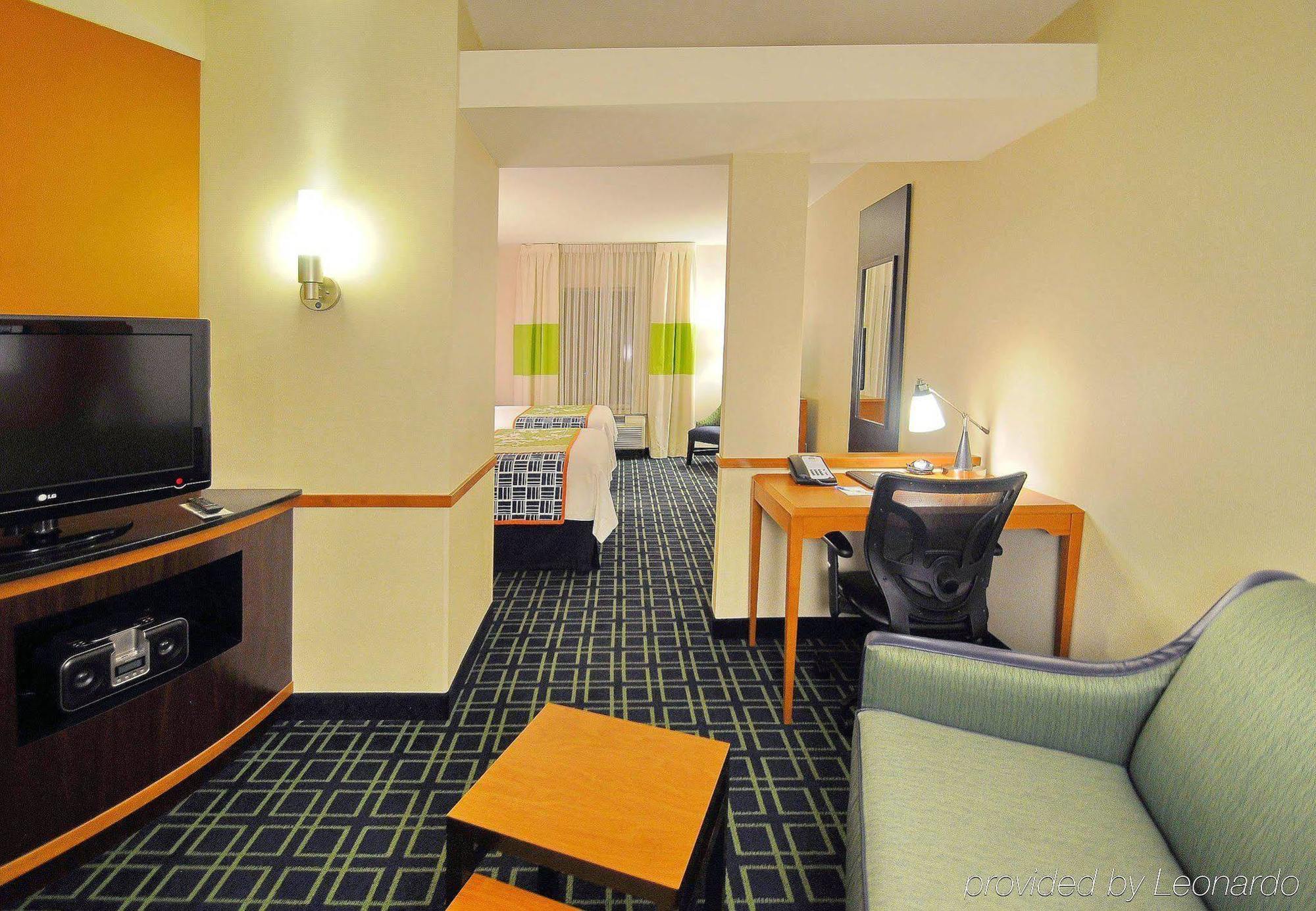 Hotel Fairfield And Phoenix Fashion Center