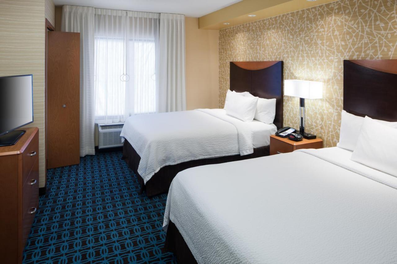 Fairfield And Phoenix Fashion Center Hotel